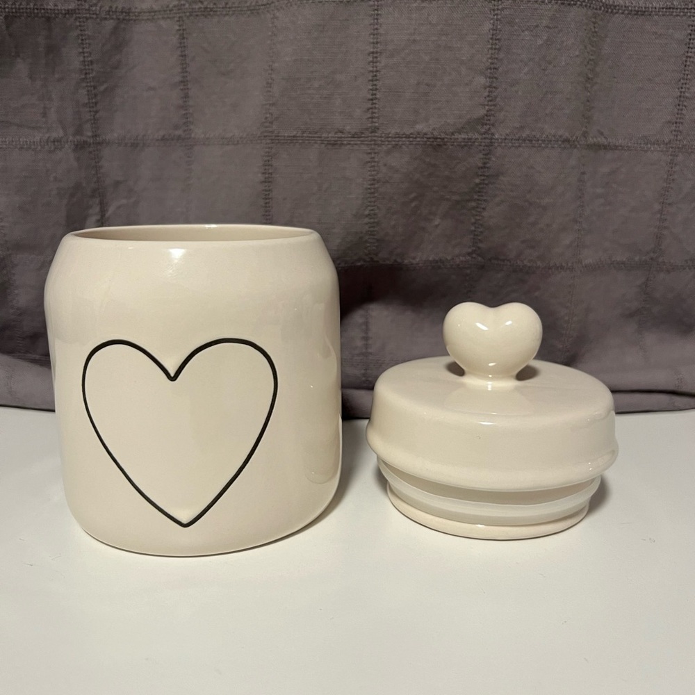 New Rae Dunn ivory canister with heart on the lid. - Picture 3 of 6